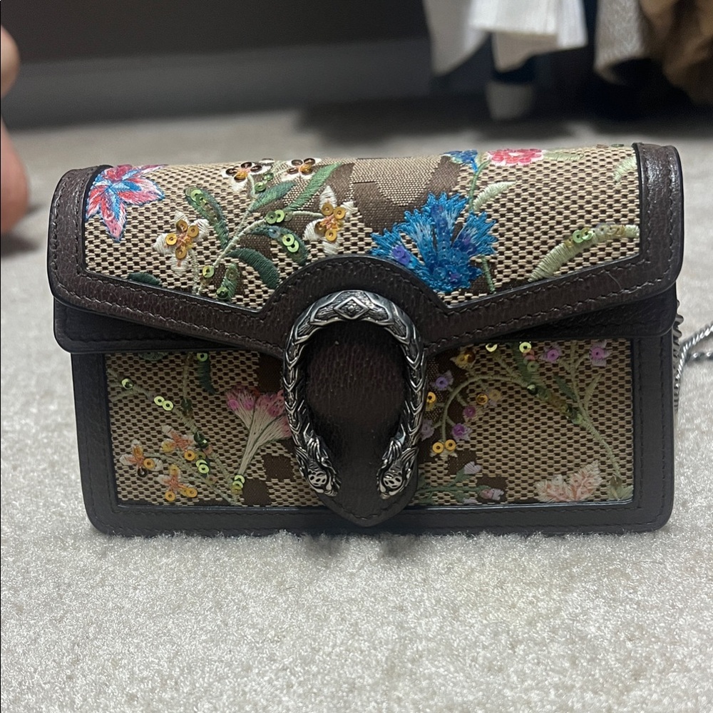 Floral Embroidered Gucci Crossbody Bag
